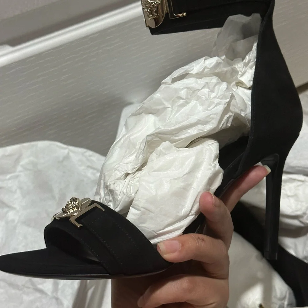 Versace heels - Picture 6 of 11